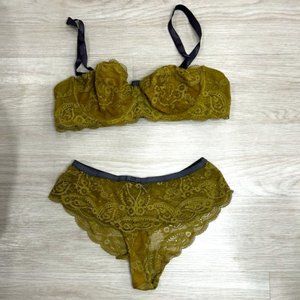 AUBADE - Lingerie Set Underwired Lace Bra and Brazilian Lace Tanga in Green